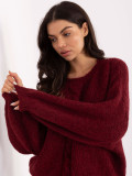 Burgundy sweater with round neckline and puff sleeves