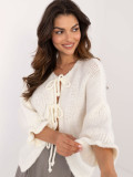 Elegant ecru sweater with 3/4 sleeves