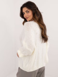 Elegant ecru sweater with 3/4 sleeves