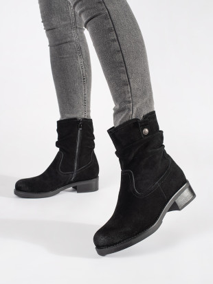 Black Ankle Boots with Ruffled Shaft