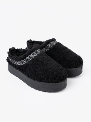 Black Snow Boots with Decorative Embroidery