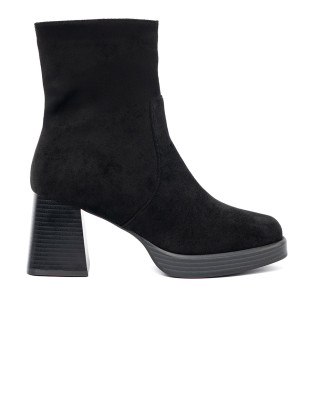 Elegant Black Ankle Boots on a Stable Heel