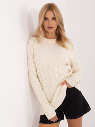 Elegant ecru sweater with long sleeves
