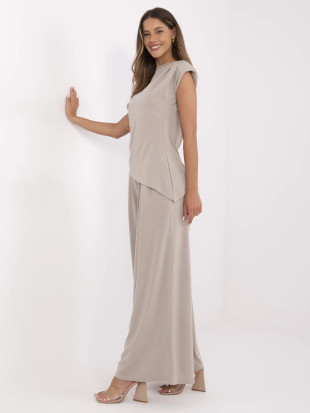 Elegant beige set