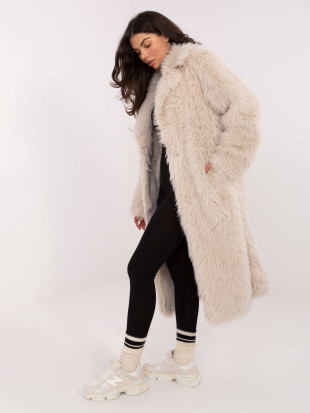 Elegant beige women's coat with lining