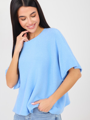 Elegant light blue sweater with short sleeves